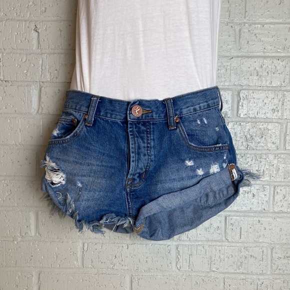 One teaspoon Bandits button fly distressed shorts Size 25